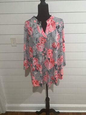 Floral Split V-Neck Tunic in Gray with Pink Roses